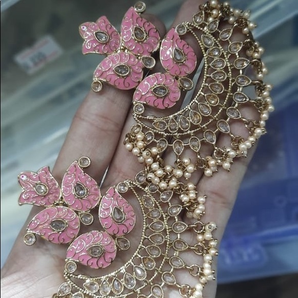 Earrings - Picture 4 of 7